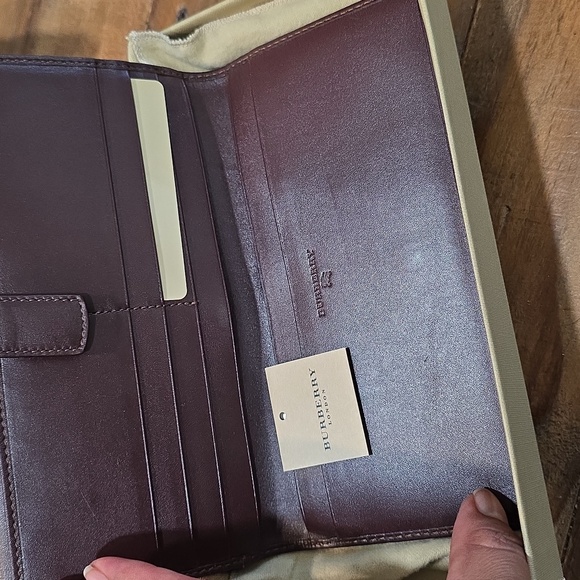 Burberry Tan Storage Bag - Picture 3 of 5